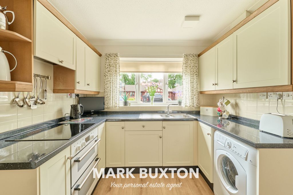 Property photo 2 of 24