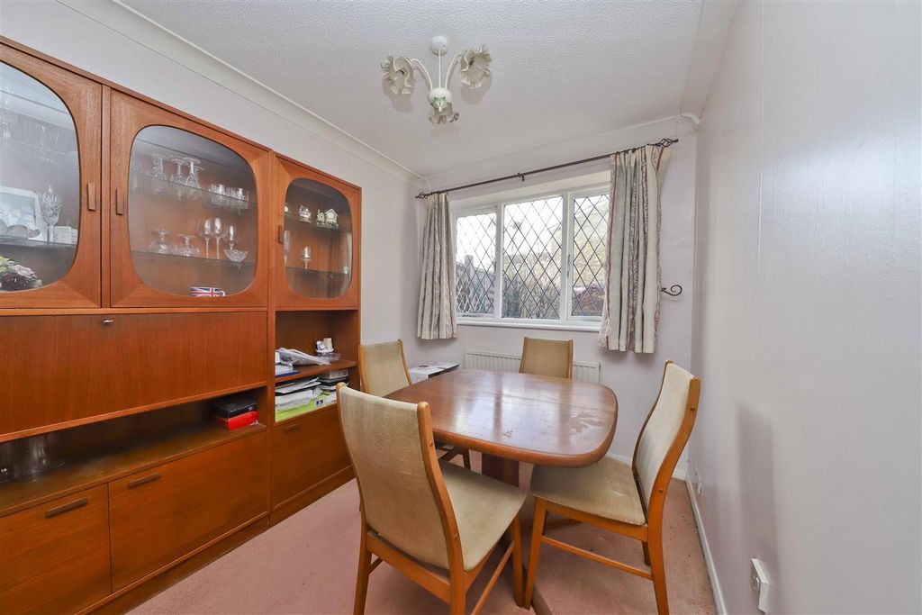 Property photo 3 of 9 Dining Room