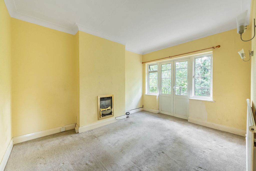 Property photo 3 of 8