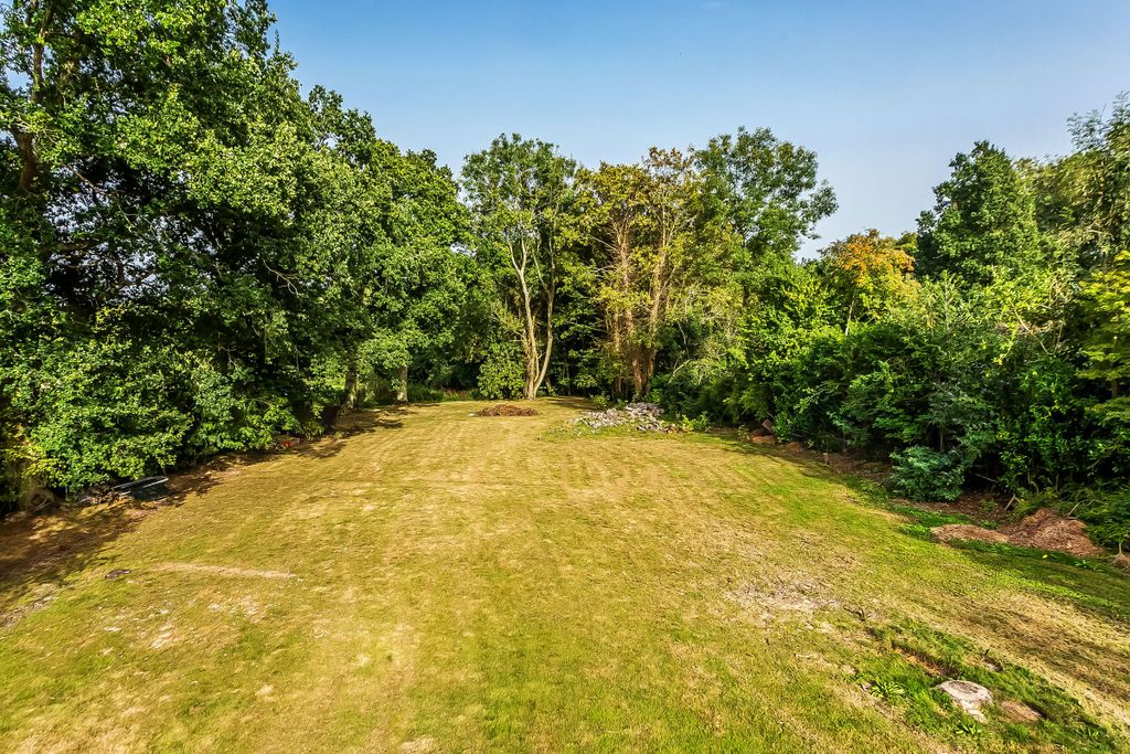 Property photo 3 of 5