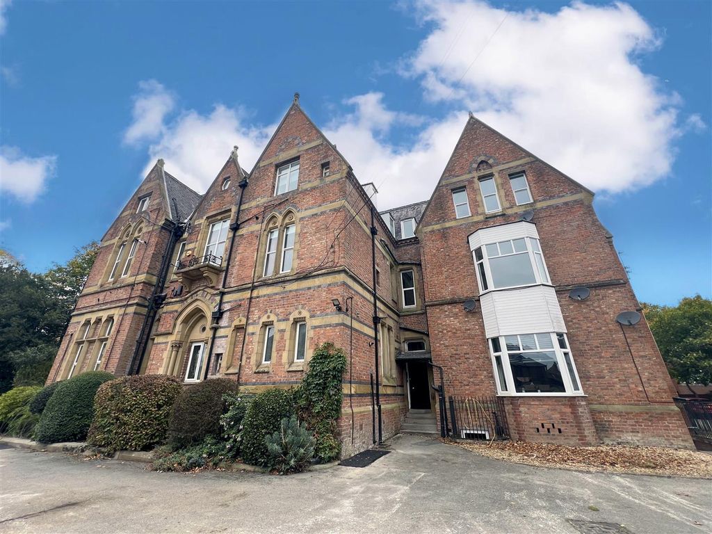 Property photo 1 of 16 External Front