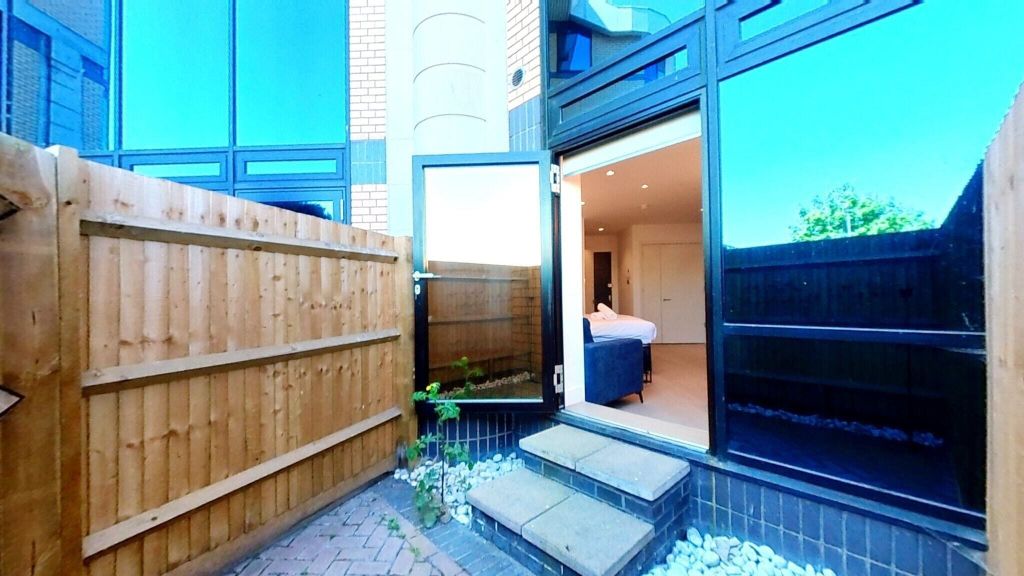 Property photo 3 of 14 Terrace