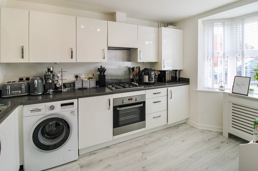 Property photo 3 of 11 Breakfast Kitchen