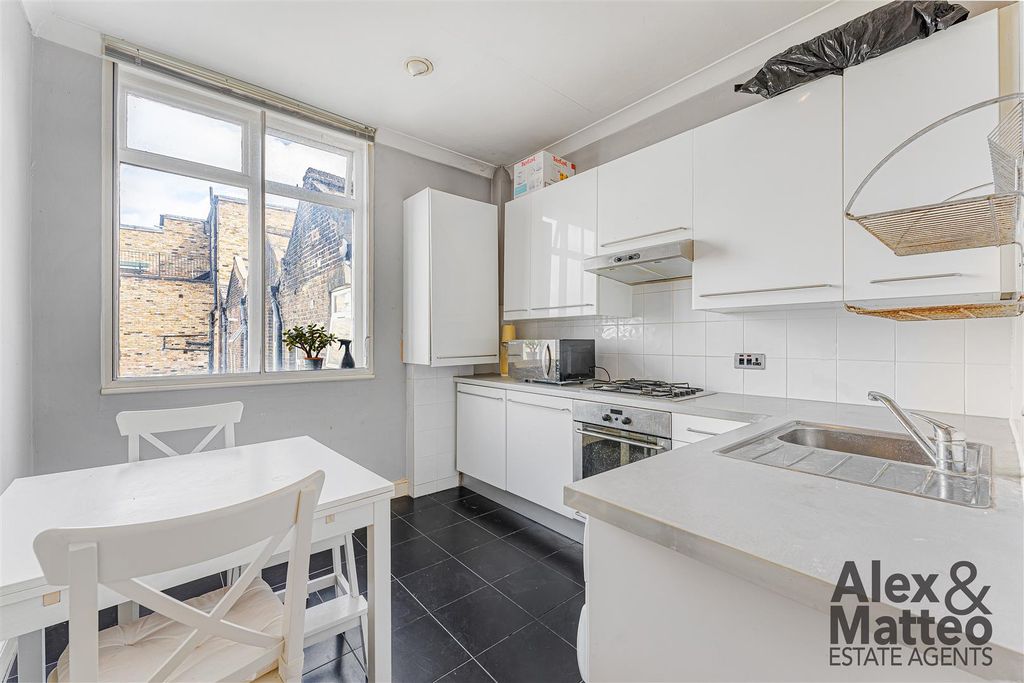 Property photo 2 of 16 Inner City House