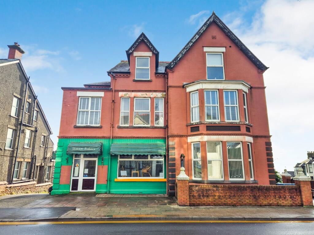 Property photo 1 of 18