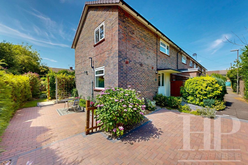 Property photo 1 of 32