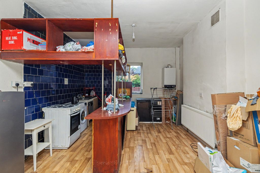 Property photo 2 of 21 19A Colby Road, Norwood, London, Se19 1Ha