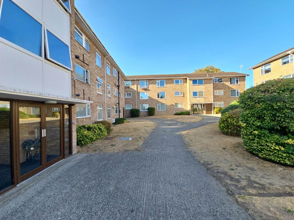 Property photo 1 of 6