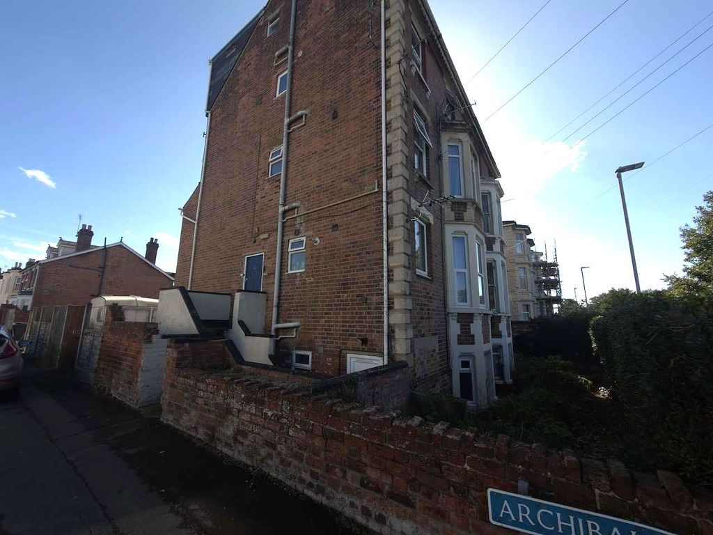 Property photo 1 of 7 Exterior