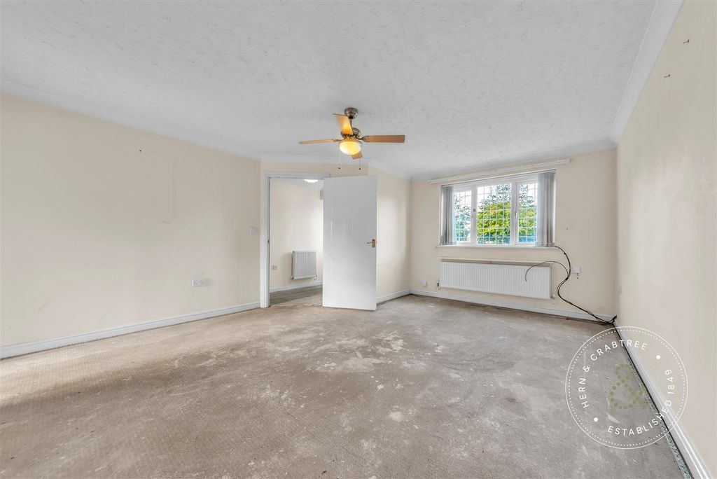 Property photo 2 of 31 Treseder-Way-17.Jpg
