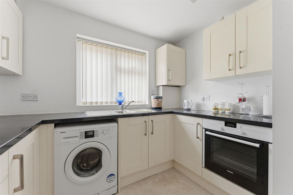 Property photo 2 of 22 Stleonards_15.Jpg