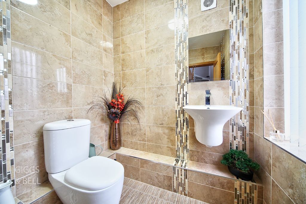 Additional image 23 of 4 bed detached house for saleOld Bedford Road, Luton, Bedfordshire LU2