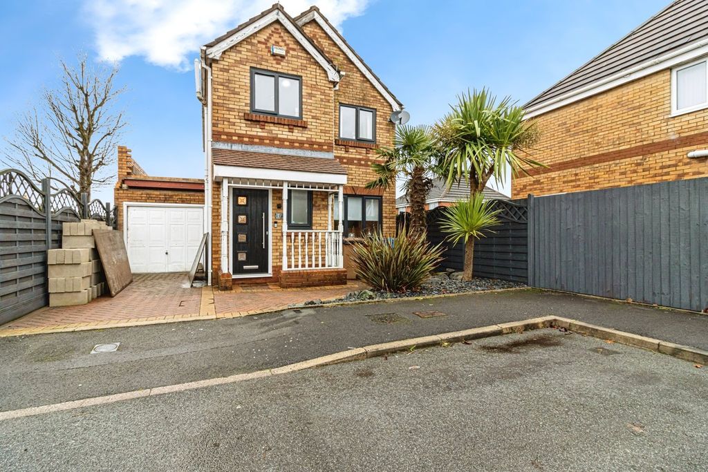 Property photo 1 of 18