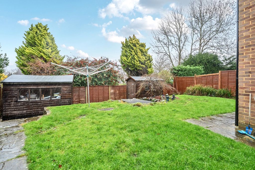 Property photo 3 of 11 Garden