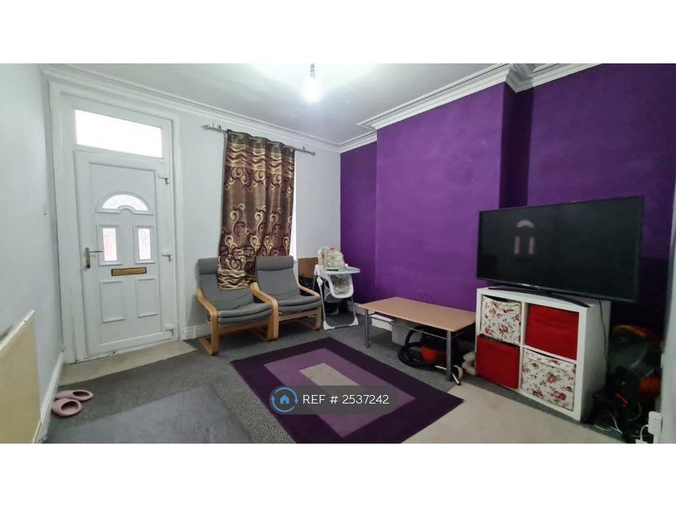 Property photo 1 of 11 Livingroom1