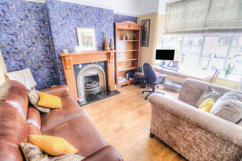 Property photo 3 of 12 Dining Room / Sitting Room