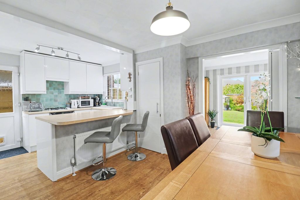 Property photo 3 of 18