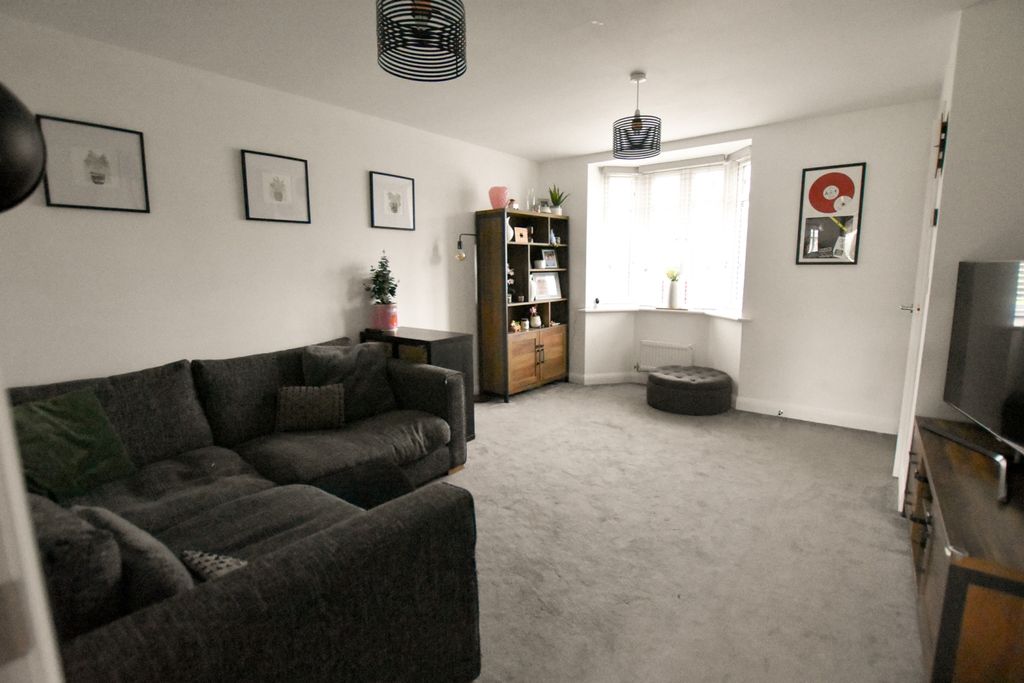 Property photo 2 of 12 Living Room
