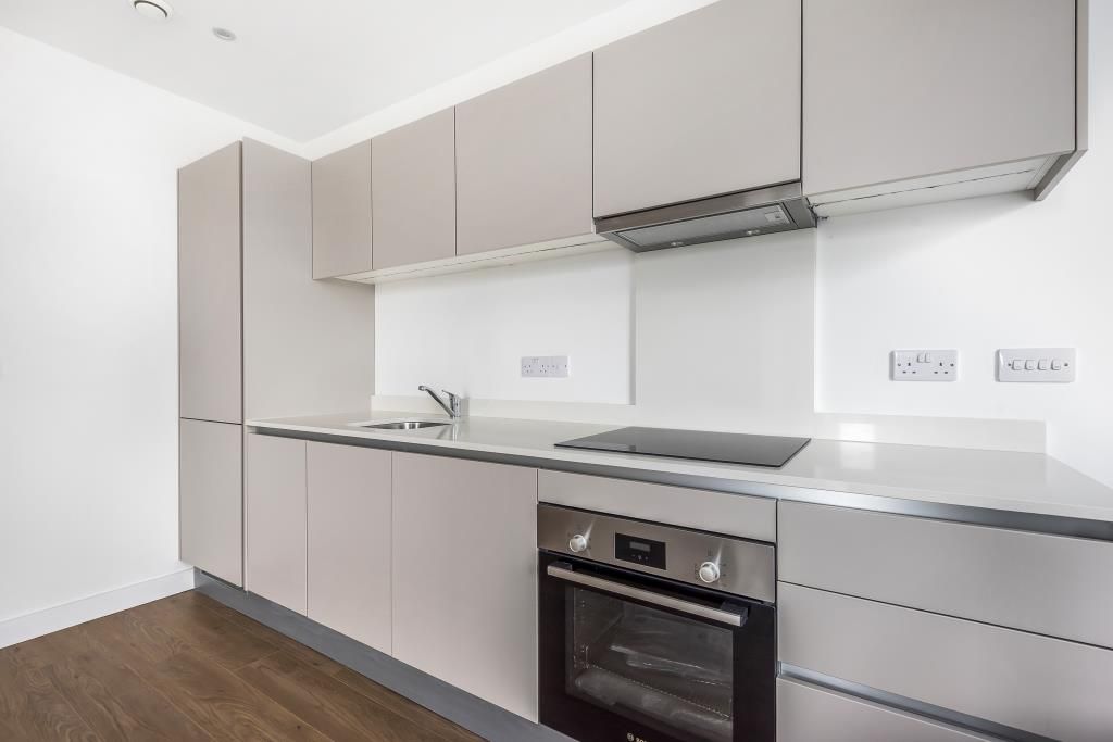 Property photo 3 of 9 Kitchen