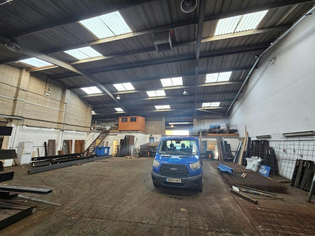 Property photo 2 of 9 Web 1.Jpg