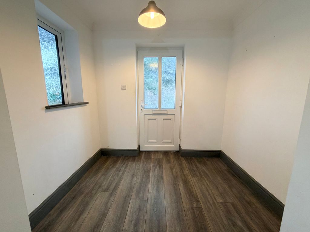 Property photo 2 of 10 Porch