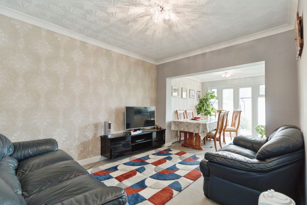 Property photo 2 of 16 Pbox-Img.Jpg