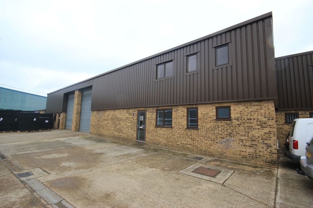 Property photo 3 of 6