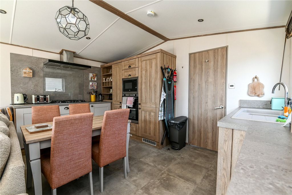 Property photo 2 of 16 Picture No. 03