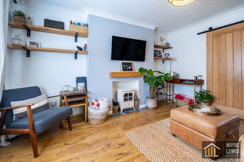 Property photo 2 of 24