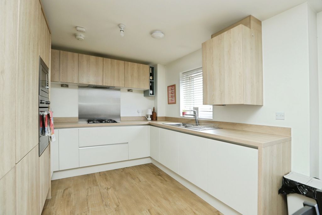 Property photo 2 of 17 Pbox-Img.Jpg