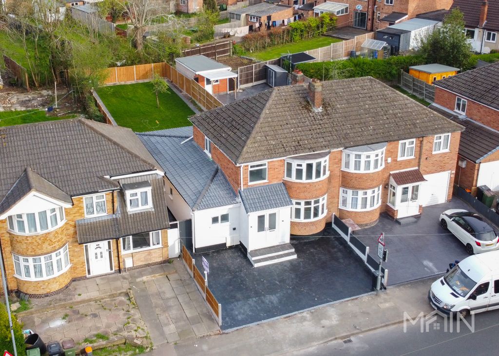 Property photo 2 of 20