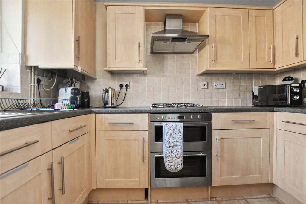 Property photo 3 of 20 Picture No. 12