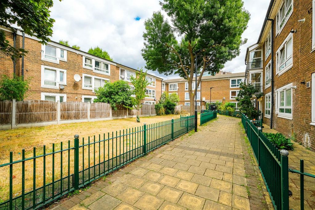 Property photo 3 of 23 7 Bettons Park-23_Web.Jpg