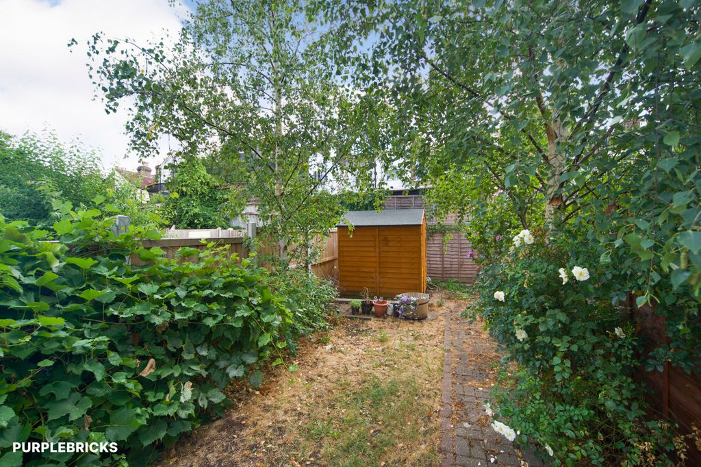 Property photo 3 of 17 Garden