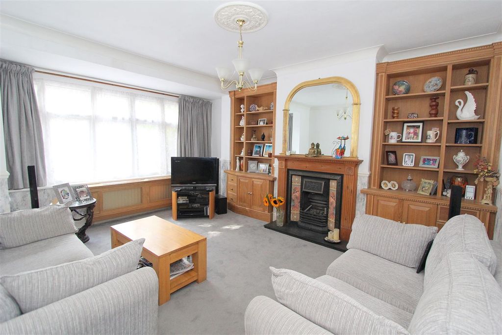 Property photo 3 of 24 Lounge 1.Jpg