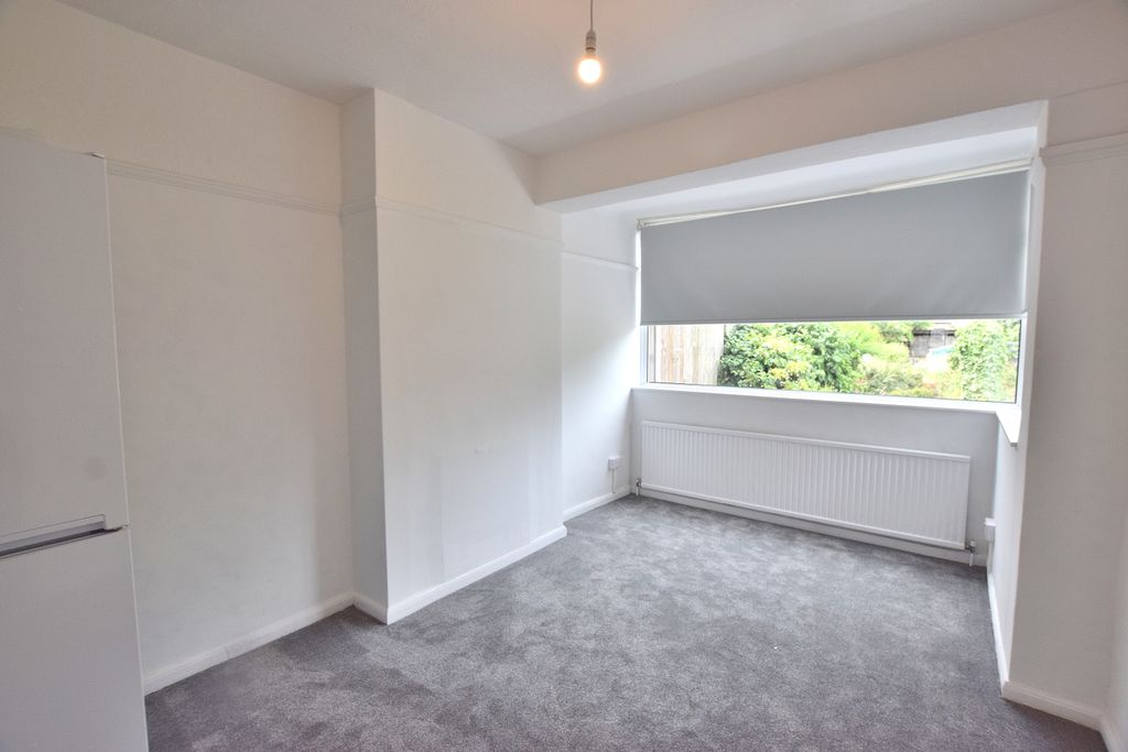 Property photo 3 of 9 Dining Room