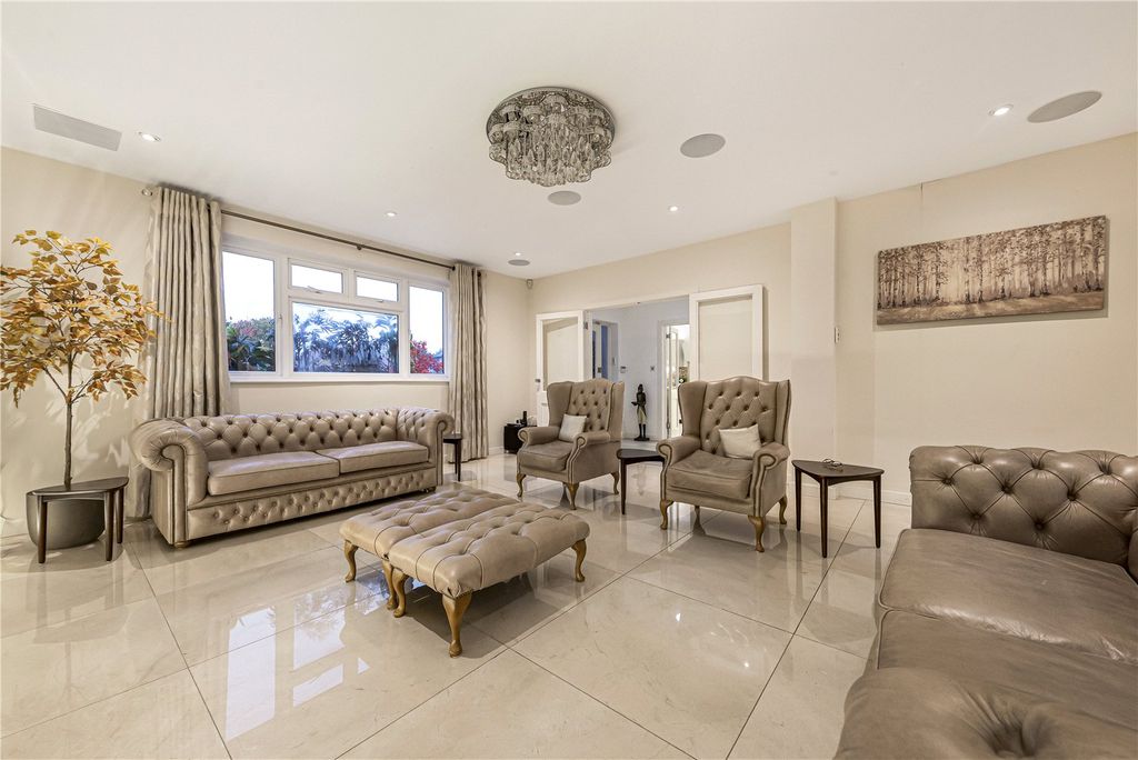 Property photo 2 of 20 Picture No. 15