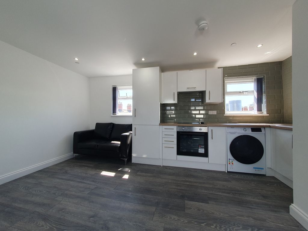 Property photo 2 of 7 Gallery