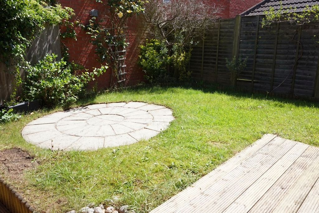 Property photo 2 of 10 Photo 3