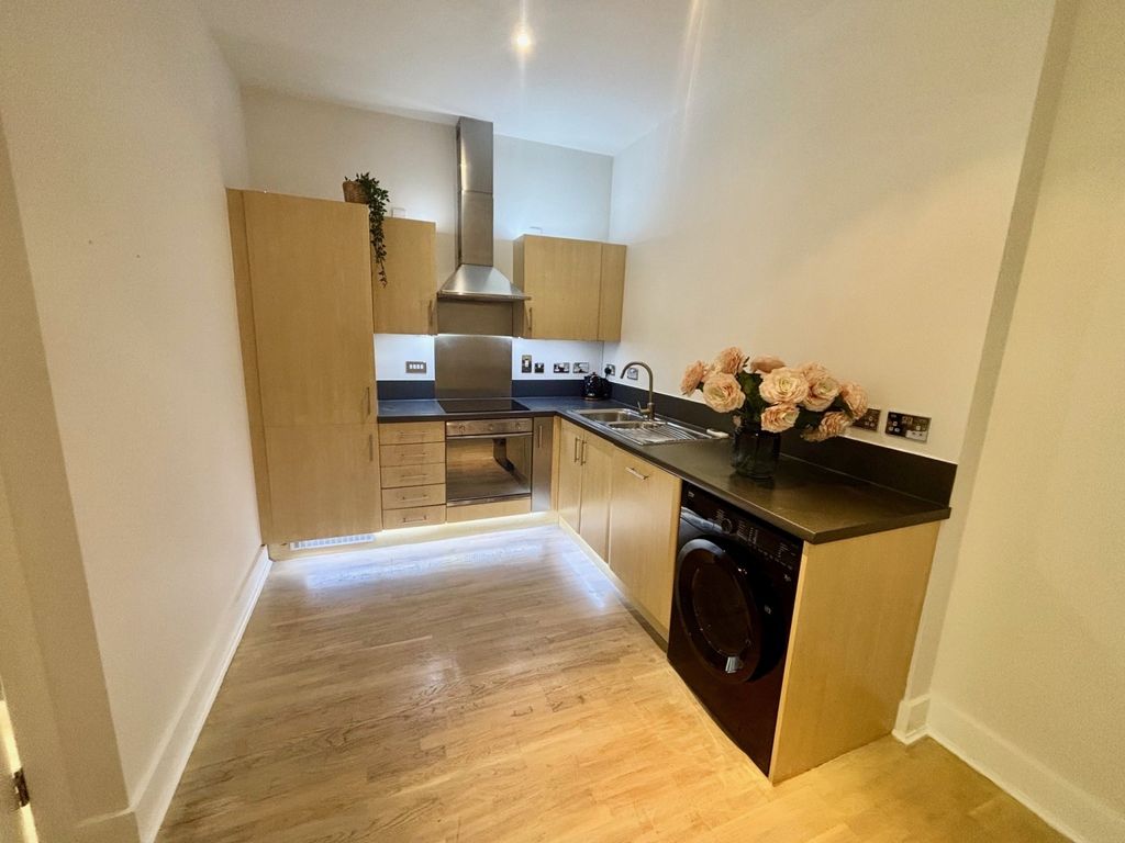 Property photo 3 of 6 Kitchen