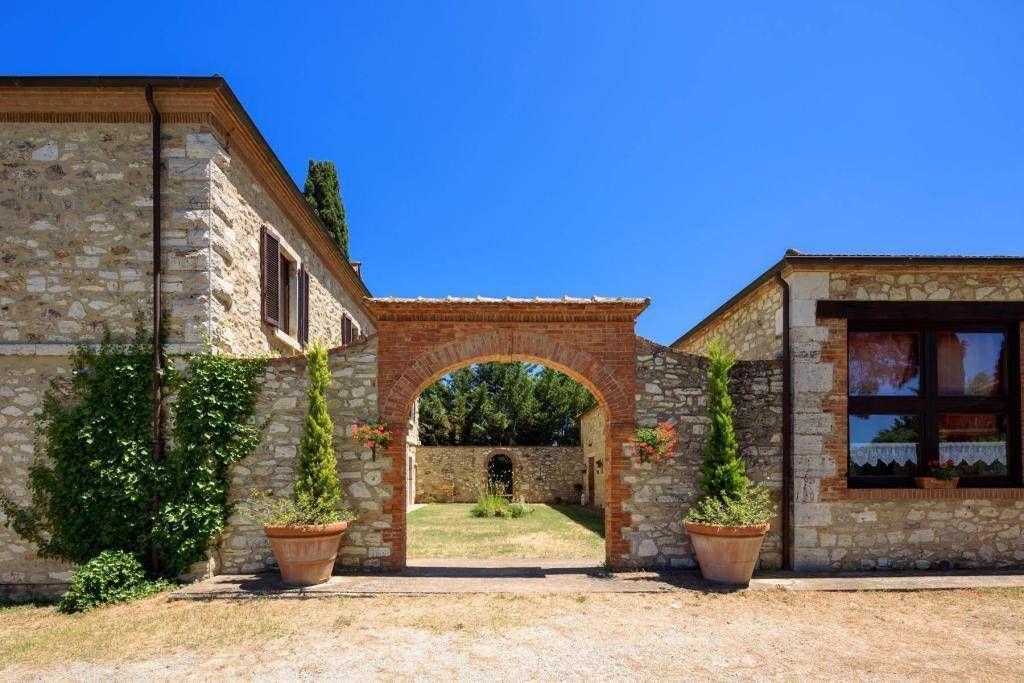 Property photo 1 of 30