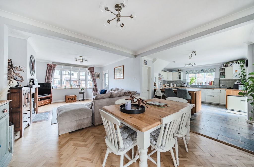 Property photo 3 of 23 1302469-9-68432cc...