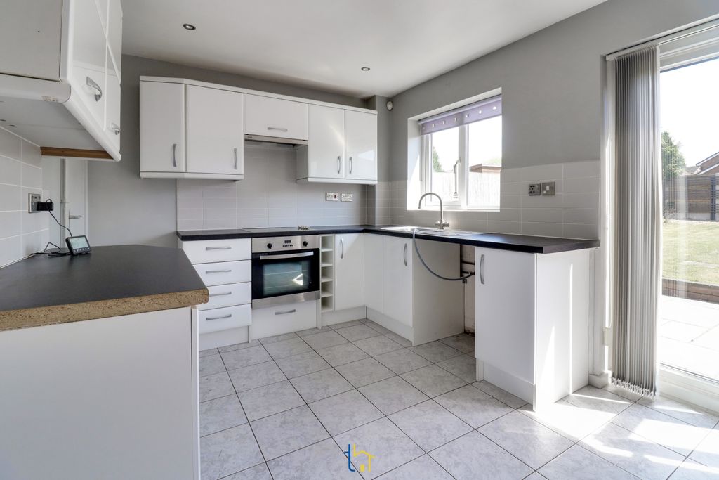 Property photo 3 of 17 Img_6377-Img_6379