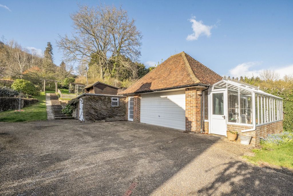 Property photo 2 of 27 Picture No. 30