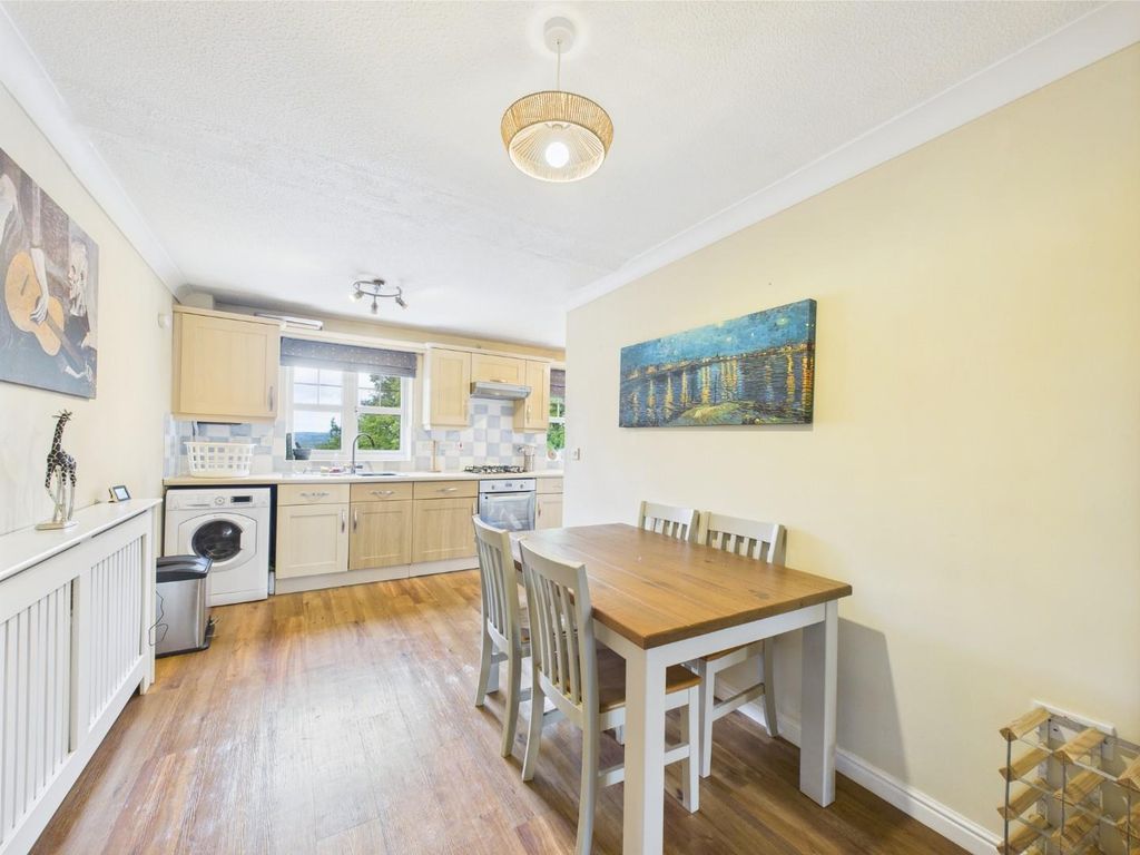 Property photo 3 of 13 Cam01268G0-Pr0333-Still005.Jpg