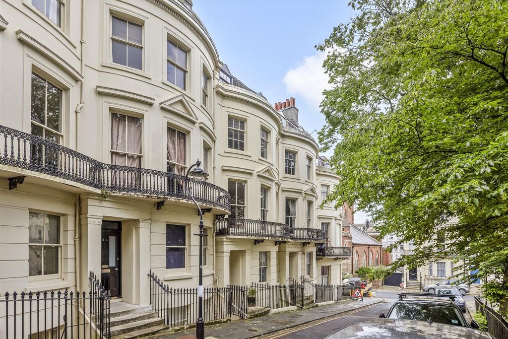 Property photo 1 of 14 Powis Square, 22, Flat 5-020(1).Jpg