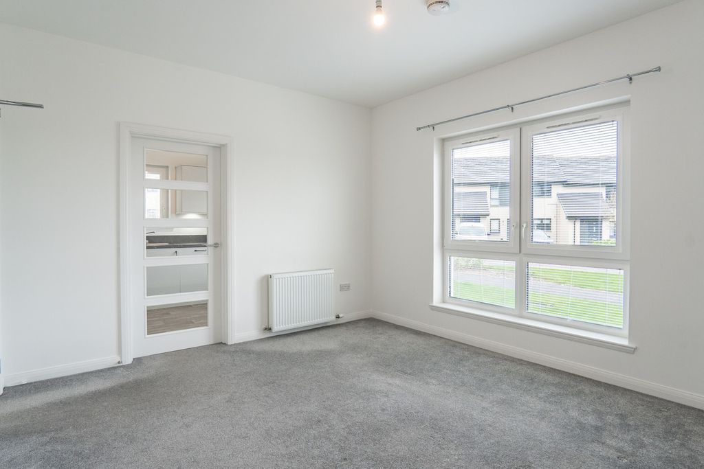 Property photo 2 of 26