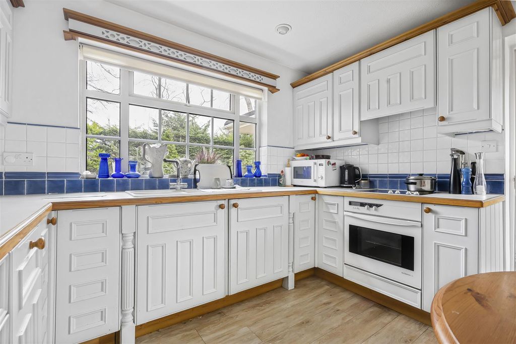 Property photo 3 of 16 20_76504.Jpg