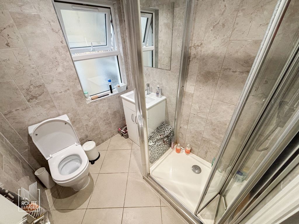 Property photo 3 of 10 Photo 4