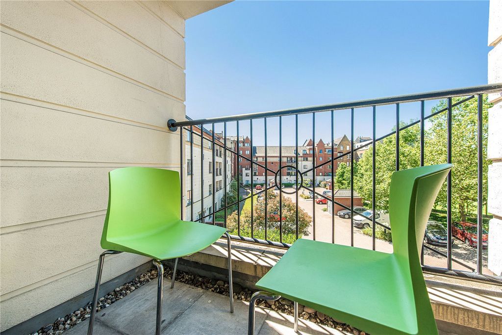 Property photo 3 of 10